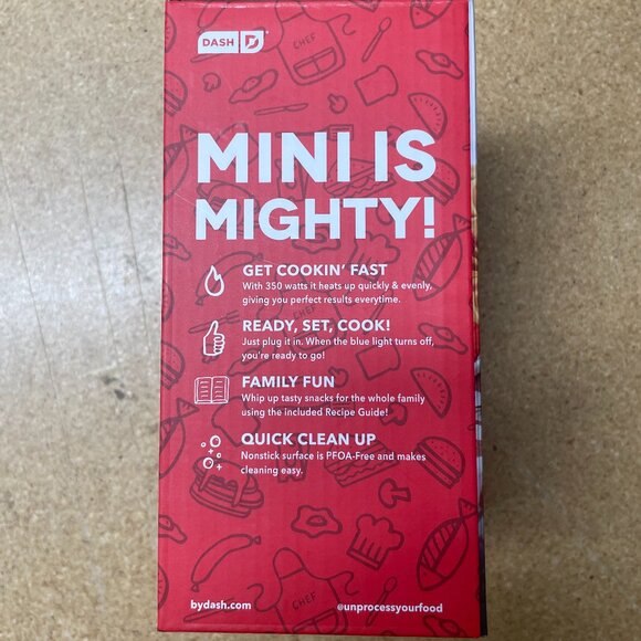 NEW Flower Non-Stick Mini Waffle Maker - Picture 3 of 3